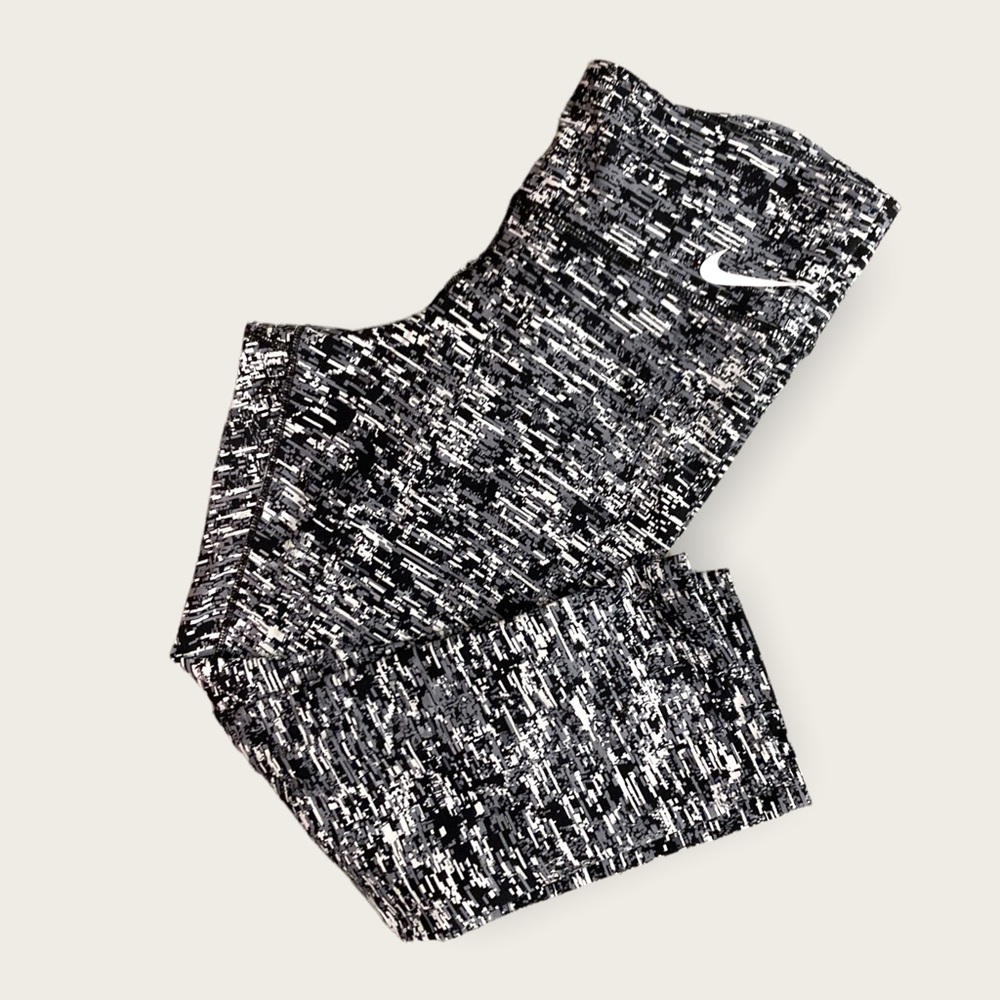 Nike Crop Leggings - Picture 3 of 7